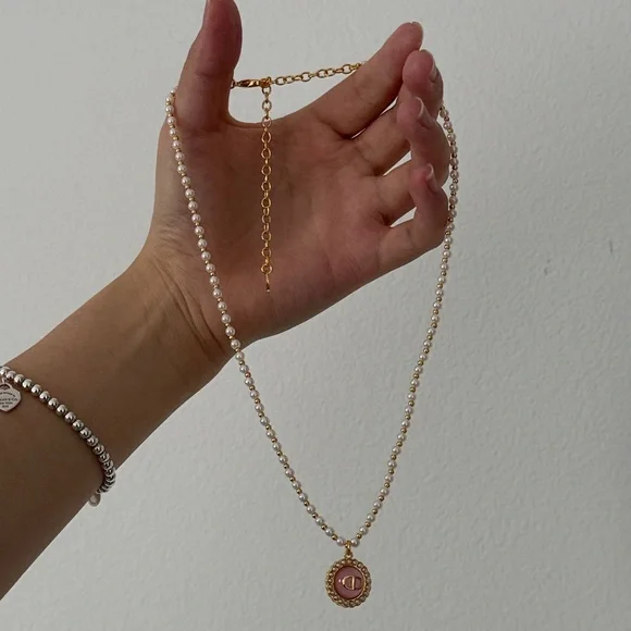 Dior pearl pink medallion pendant necklace - Picture 3 of 5